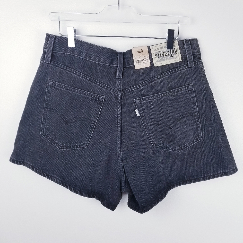 Levi's SilverTab A3701000 High-Waisted Mom Shorts Black NWT size 31 - Picture 2 of 9